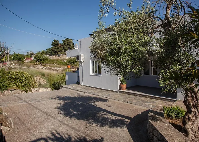 Alexandros Apartments