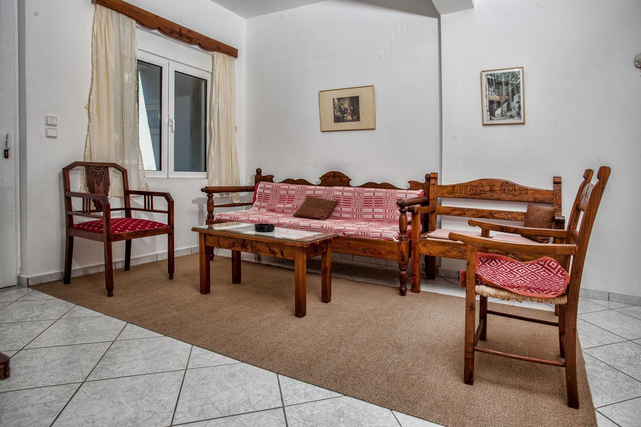 Alexandros Apartment